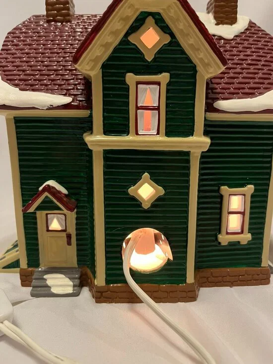 Department 56 Snow Village – Hartford House – Lighted Building – Original Box - Picture 8 of 15